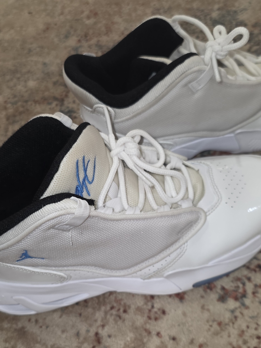 Jordan Max Aura 4 Size 7Y